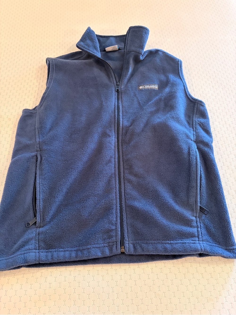 Columbia Men’s Medium Navy Fleece Vest - Cozy Layering Vest - Picture 2 of 6